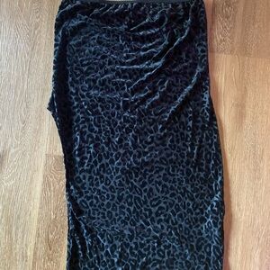 Elegant Black Leopard Print Pencil Skirt